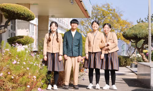 Hàn Quốc: Nhiều trường cho học sinh mặc đồng phục lấy cảm hứng từ hanbok từ tháng 11