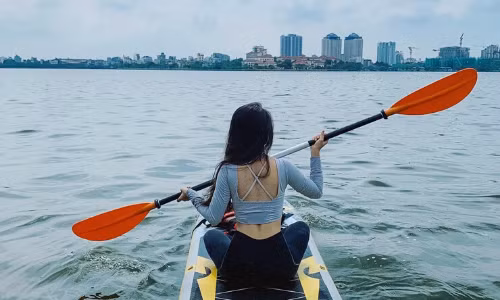 Hà Nội: Chèo thuyền SUP Hồ Tây không mới nhưng lạ, bạn đã thử chưa?
