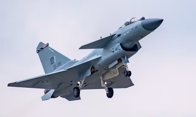 Tiết lộ vũ khí được Pakistan sử dụng để tấn công máy bay Ấn Độ