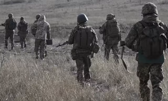 Ukraine luân chuyển 50.000 binh sĩ ở tiền tuyến