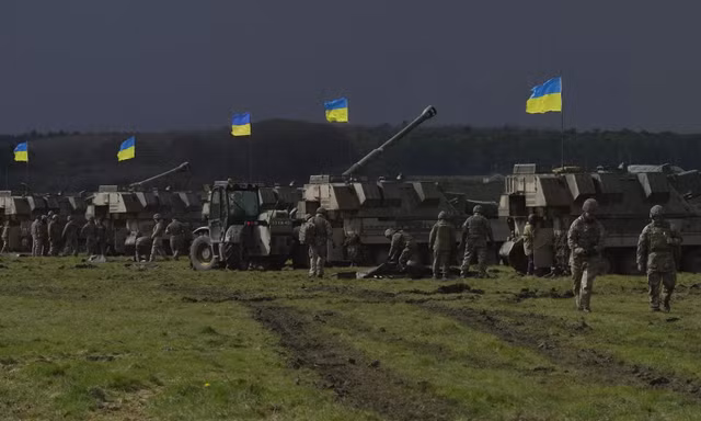 Nga siết 'gọng kìm' ở Kupyansk, bao vây 15.000 binh sĩ Ukraine