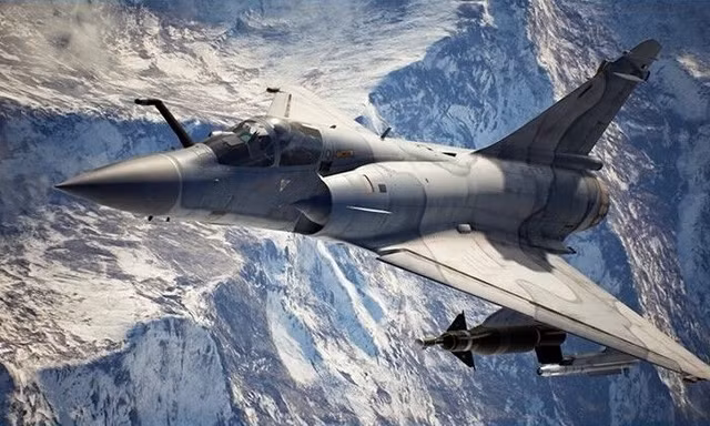 Máy bay chiến đấu Mirage 2000 đầu tiên của Pháp đã đến Ukraine