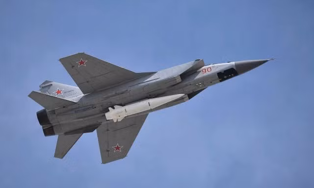 ‘Song sát’ Kinzhal - Iskander tấn công Ukraine