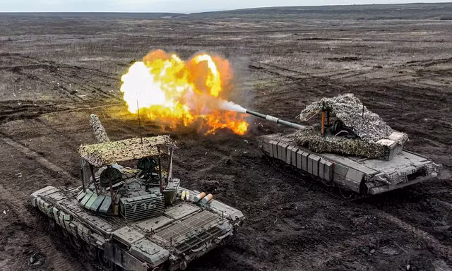 Xe tăng T-80 giúp Nga tiến vào khu vực Avdiivka