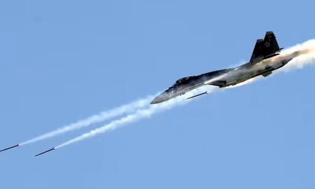 Ukraine tung video bắn cháy chiến đấu cơ Su-35 của Nga