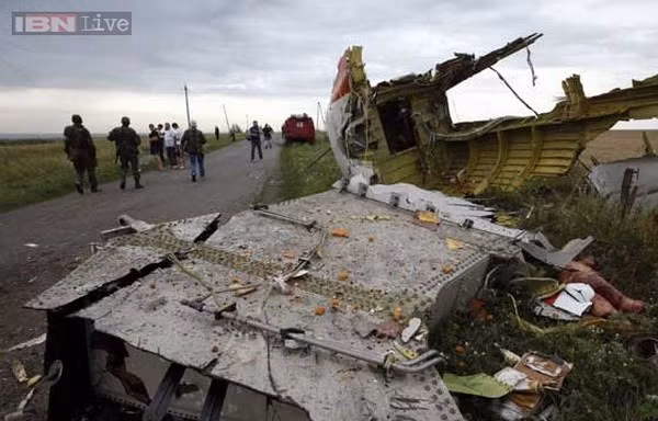 TRỰC TIẾP: MH17 bị yêu cầu hạ độ cao khi vào không phận Ukraine
