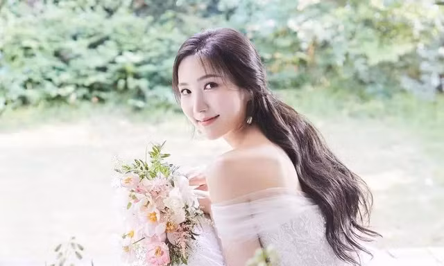 Bạn thân của Han So Hee chính thức lên xe hoa, netizen 'hóng' cận cảnh màn hội tụ của các 'visual siêu đỉnh'