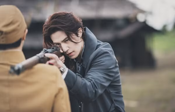 Tiết lộ việc từng giảm 16 kg để trở lại showbiz của Lee Dong Wook khiến netizen xôn xao