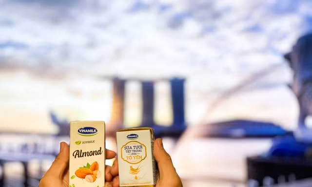 Vinamilk xuất khẩu sữa tươi chứa tổ yến đi Singapore