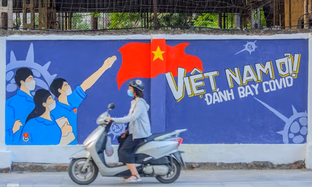 Con phố bích họa 'siêu đáng yêu' tuyên truyền chống dịch COVID-19