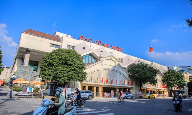 Nới lỏng giãn cách xã hội, nhiều chợ ở Hà Nội vẫn mở cửa dè dặt