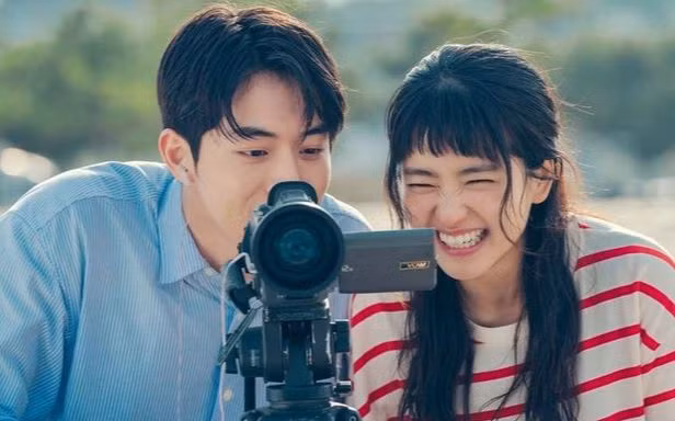 Top 3 chòm sao thu hút những người có cùng tần số: Sư Tử tình duyên may mắn