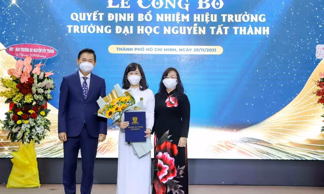 Công bố và trao quyết định bổ nhiệm Hiệu trưởng trường ĐH Nguyễn Tất Thành 