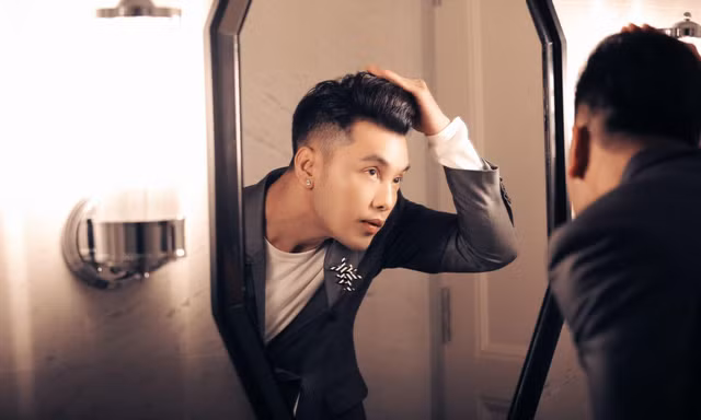 "Lật mặt" Ưng Hoàng Phúc: "Dịch bệnh làm tôi thay đổi nhân sinh quan"