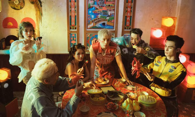 NICKY "siêu quậy" cùng dàn "Say Hi", phản ứng của Trấn Thành, Chi Pu gây chú ý
