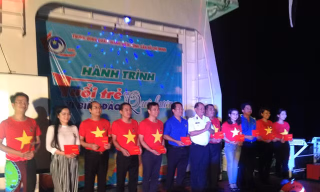 Mang tinh thần, ý chí, quyết tâm của Trường Sa đến tuổi trẻ cả nước