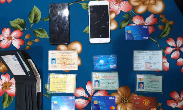 Triệt phá đường dây mua bán phần mềm nghe lén điện thoại di động