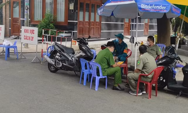 Ca tái dương tính về từ Guinea Xích đạo: Vì sao cách ly 59 người ở TPHCM?