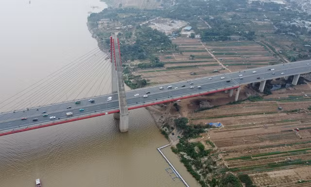 Cận cảnh nơi dự kiến lấy nước sông Hồng 'rửa sạch' sông Tô Lịch