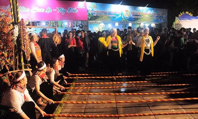 Các chương trình văn hóa đặc sắc diễn ra tại sự kiện du lịch “Sắc màu Sơn La - Tây Bắc” lần thứ 2 - 2022 ở Hà Nội