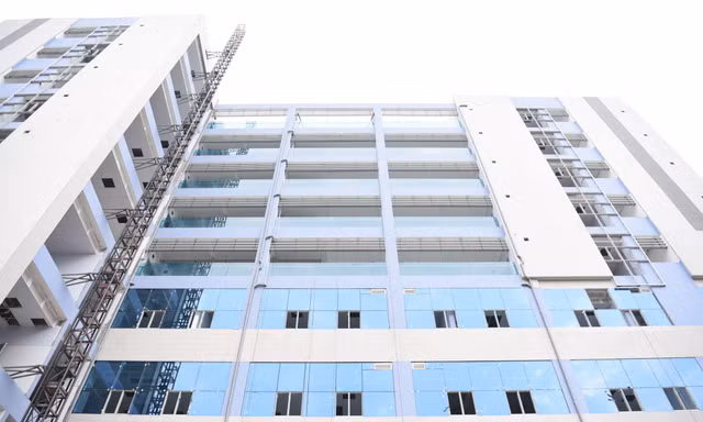 Cận cảnh bệnh viện gần 700 tỷ sắp hoàn thành có nguy cơ 'rỗng ruột'