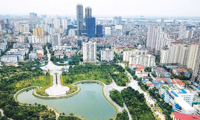 Chủ tịch Hà Nội: Sửa đổi, thay thế các văn bản để phù hợp với Luật Thủ đô