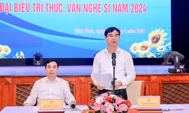 Bí thư Tỉnh ủy Vĩnh Phúc gặp mặt hơn 100 đại biểu trí thức, văn nghệ sỹ 