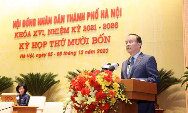 Trả lời 'lòng vòng', lãnh đạo các quận bị truy trách nhiệm