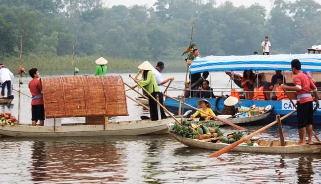 Hà Nội sẽ có chợ nổi phục vụ du khách trải nghiệm. Ảnh minh họa