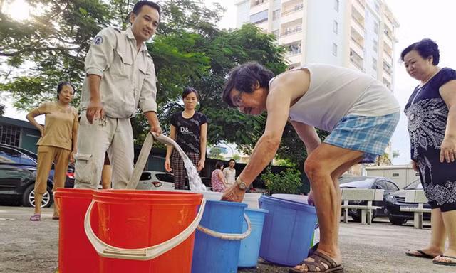 Hà Nội sắp điều chỉnh giá nước sạch sau 10 năm bình ổn