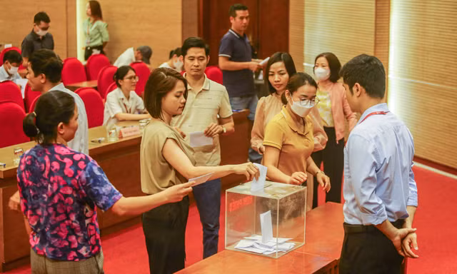 Hà Nội tiếp tục đấu giá đất vùng ven với giá trúng gấp gần 2 lần khởi điểm 