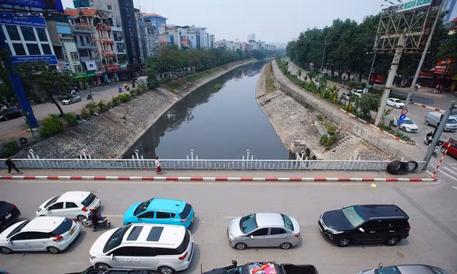 Hà Nội chi 15 tỷ xây dựng 3 cầu thép di động trên sông Tô Lịch