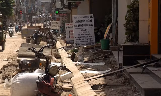 Vĩnh Phúc: Gần 2 năm thi công chưa xong hơn 1km đường tỉnh lộ