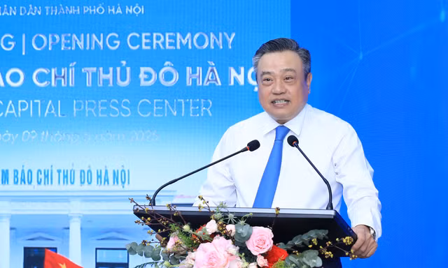 Chủ tịch thành phố Hà Nội: Thay đổi căn bản tư duy, không né tránh báo chí 