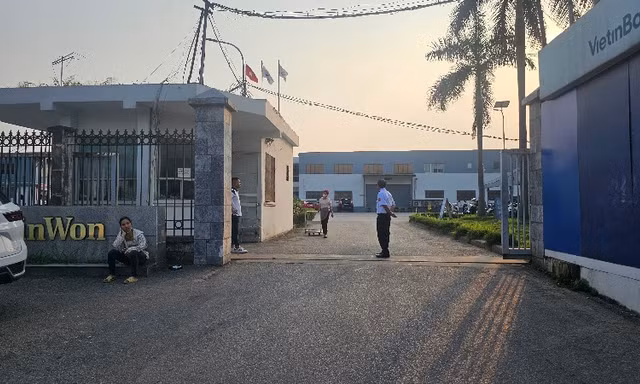Hơn 350 công nhân ở Vĩnh Phúc nghi ngộ độc, nhập viện sau bữa trưa