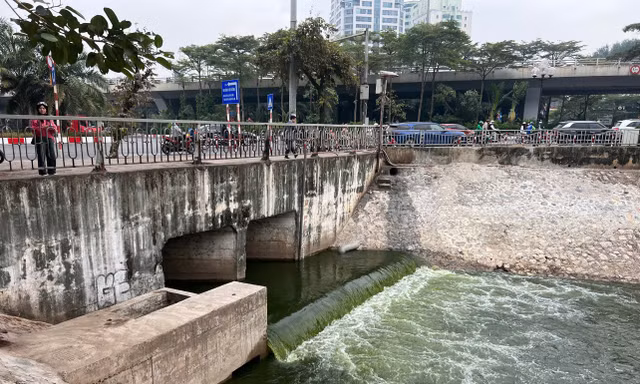 Hà Nội hoàn thành phương án làm sạch 4 dòng 'sông chết' trong năm 2025