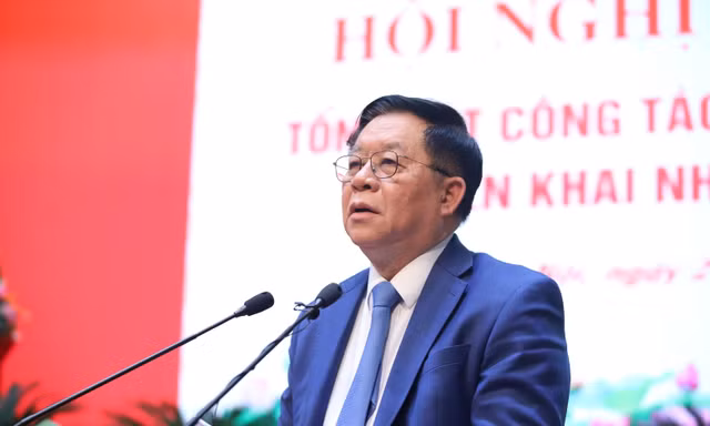 Hoàn thiện việc xây dựng chuẩn mực đạo đức của cán bộ, đảng viên trong giai đoạn mới