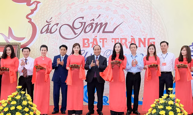 Thủ tướng kỳ vọng Bát Tràng thành làng nghề kiểu mẫu