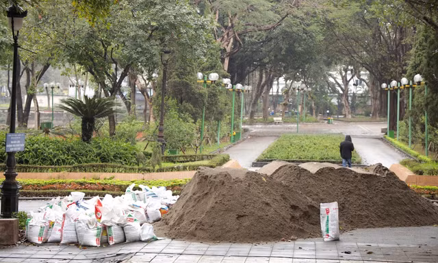 Quận Cầu Giấy: Thông tin 'dùng cát đen làm bê tông' cải tạo công viên Nghĩa Đô do hiểu nhầm 