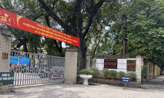 Hà Nội yêu cầu xin lỗi và chấn chỉnh tình trạng hồ sơ quá hạn tại sở, ngành, quận huyện