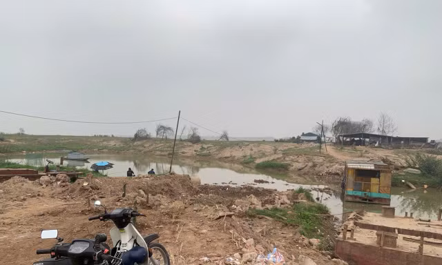 Hà Nội: 5.000m3 phế thải đang 'bức tử' sông Hồng đã được thu dọn