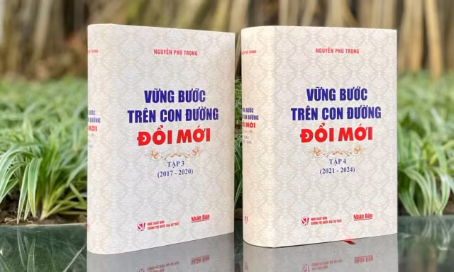 Giới thiệu 2 tập bộ sách 'Vững bước trên con đường đổi mới'
