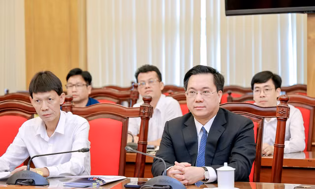 Chủ tịch Vĩnh Phúc yêu cầu sớm thu hồi các dự án vi phạm, không đủ điều kiện