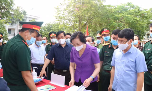 Bộ trưởng Nội vụ đánh giá cao công tác bầu cử và phòng chống dịch tại Vĩnh Phúc