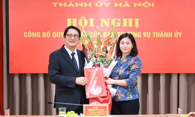 Ban Thường vụ Thành ủy Hà Nội điều động, bổ nhiệm cán bộ chủ chốt