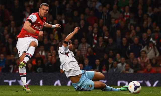 Ngược dòng ấn tượng, Arsenal trở lại tốp 4