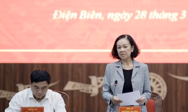 Thường trực Ban Bí thư Trương Thị Mai làm việc với Ban Thường vụ Tỉnh ủy Điện Biên