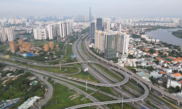 TPHCM chưa lên phương án sáp nhập các quận 