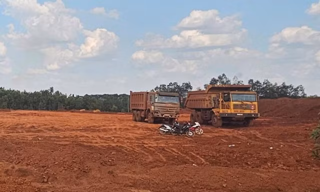 Kẹt giữa kho báu bô xít - Kỳ 2: Gián đoạn vì vướng mặt bằng 
