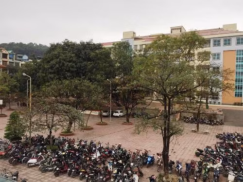 Trường THPT Hòn Gai nơi xảy ra vụ tai nạn. Ảnh: Minh Cương 